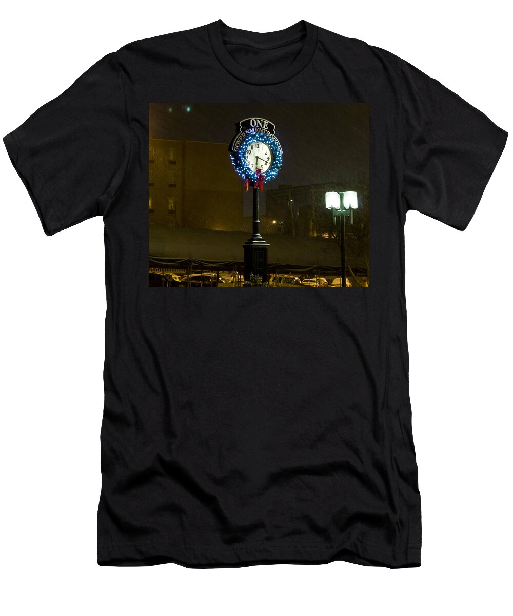 Parkersburg T-Shirt featuring the photograph Downtown Clock by Jonny D