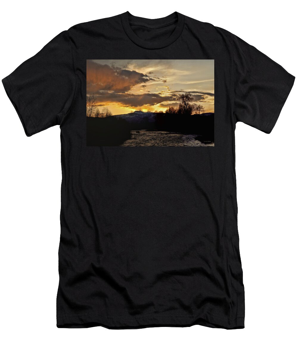  T-Shirt featuring the photograph Elk River n Pilots Nob Sunset Ver 2 by Daniel Hebard