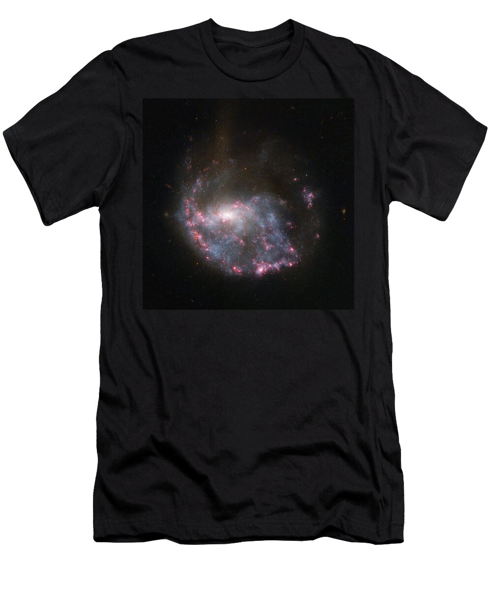 Ngc 922 T-Shirt featuring the photograph Hubble View Of Ngc 922 by Science Source