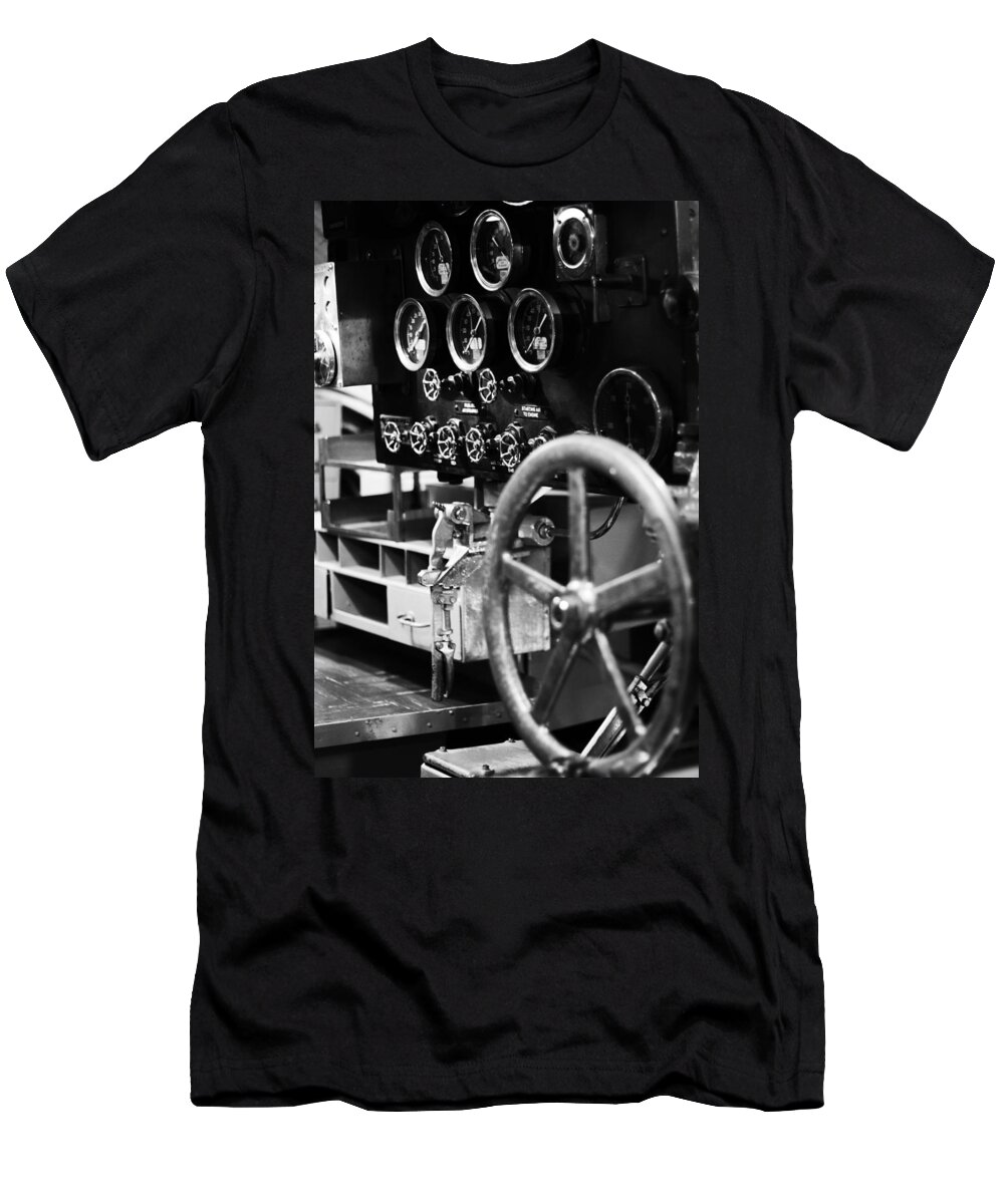 Mechanics T-Shirt featuring the photograph Internal Mechanics USS Bowfin V4 by Douglas Barnard