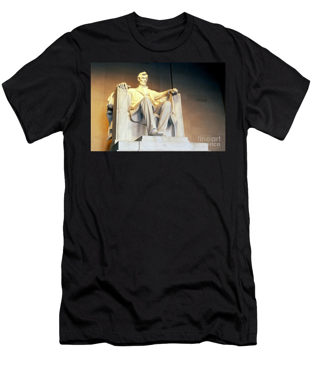 Lincoln T-Shirt featuring the photograph Lincoln Memorial in Washington Dc by George Ranalli