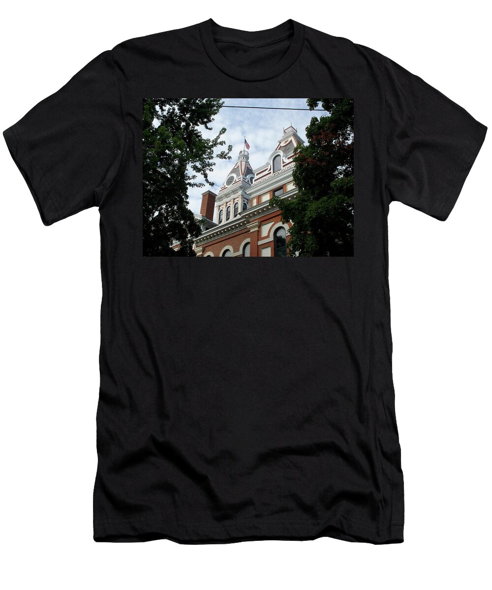 Central Il T-Shirt featuring the photograph Livingston County Courthouse 04 Pontiac IL by Thomas Woolworth
