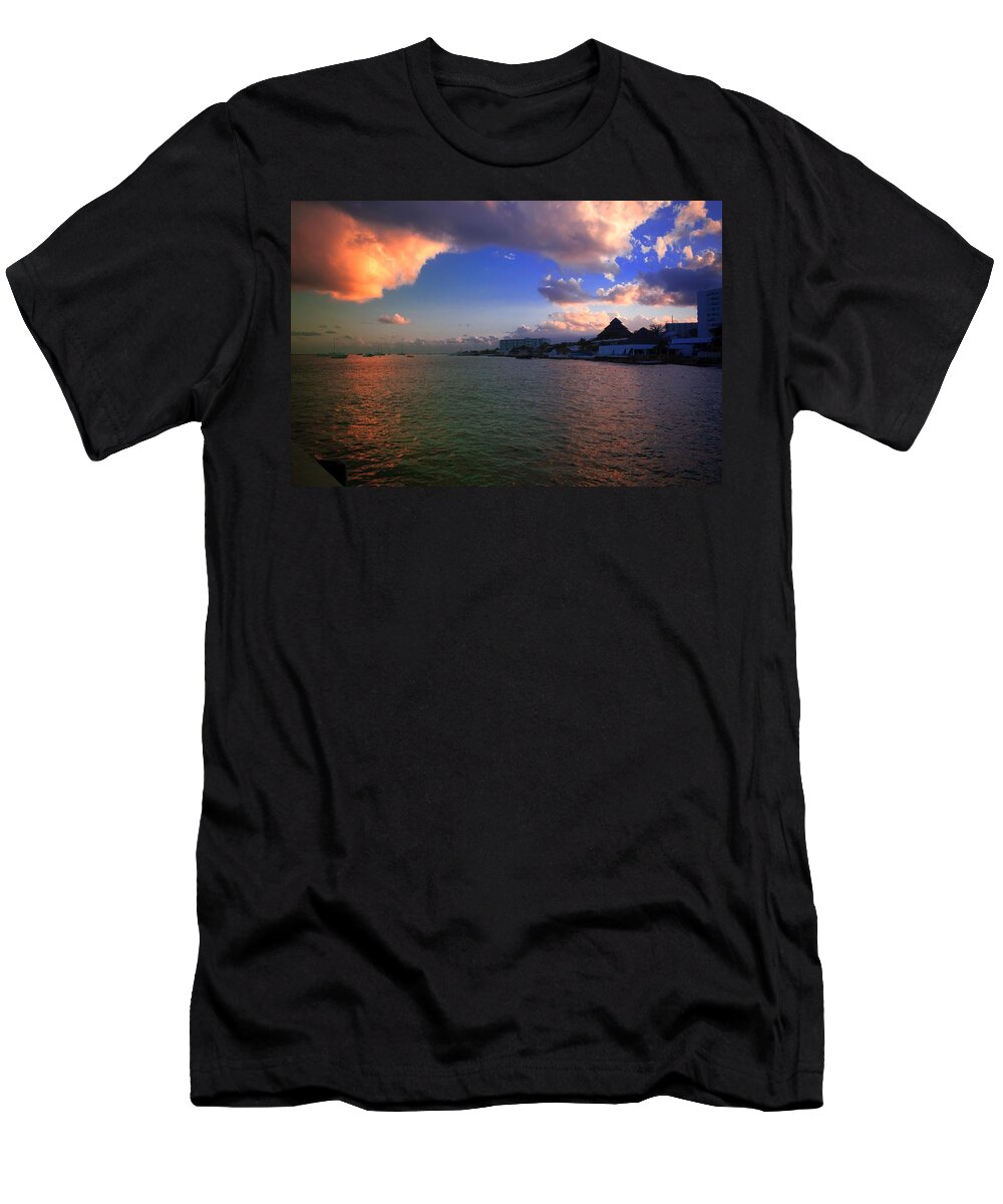 Mexico T-Shirt featuring the photograph Mexico-015 by Bill Howard