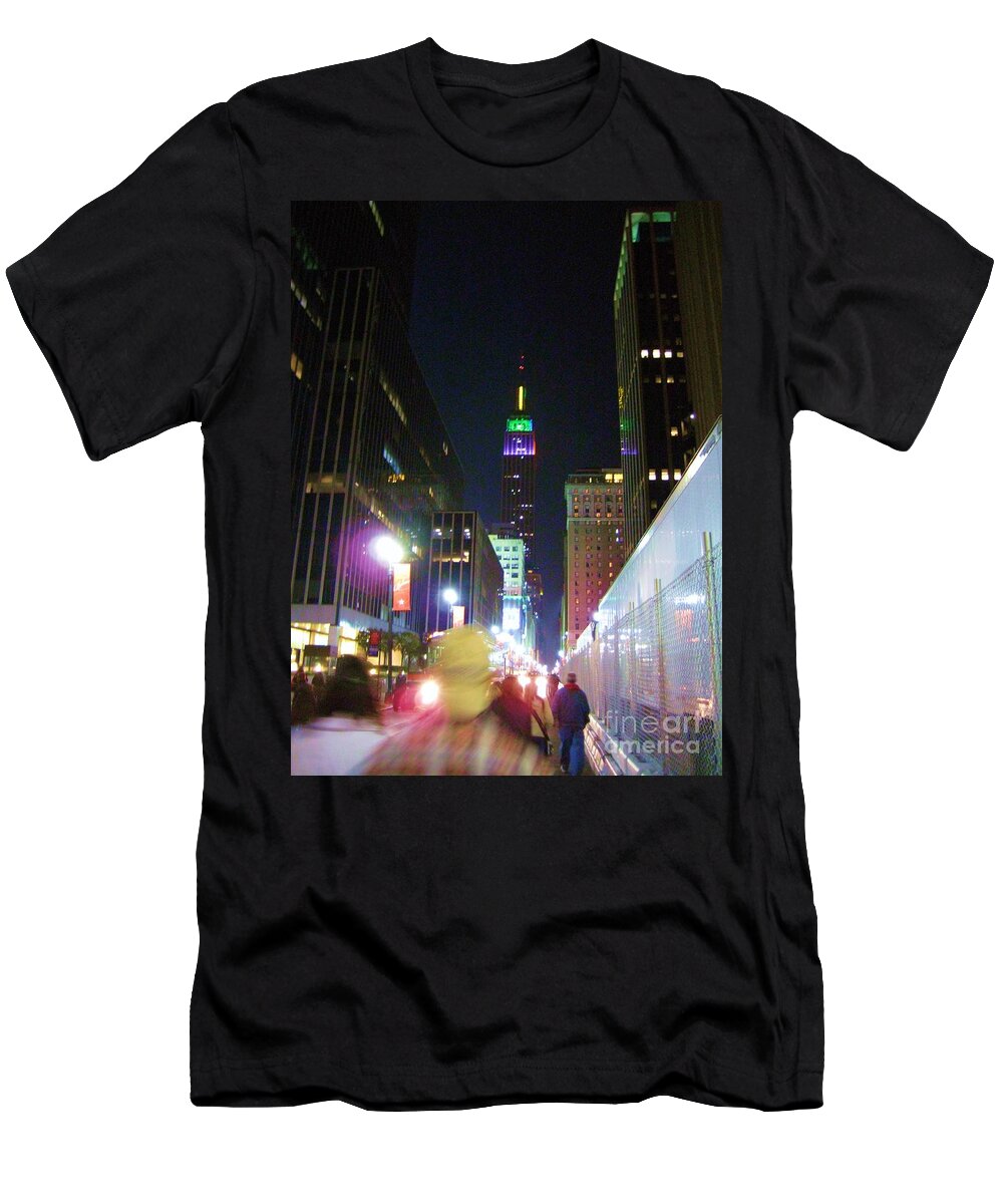 City T-Shirt featuring the photograph New York - New York by Susan Carella