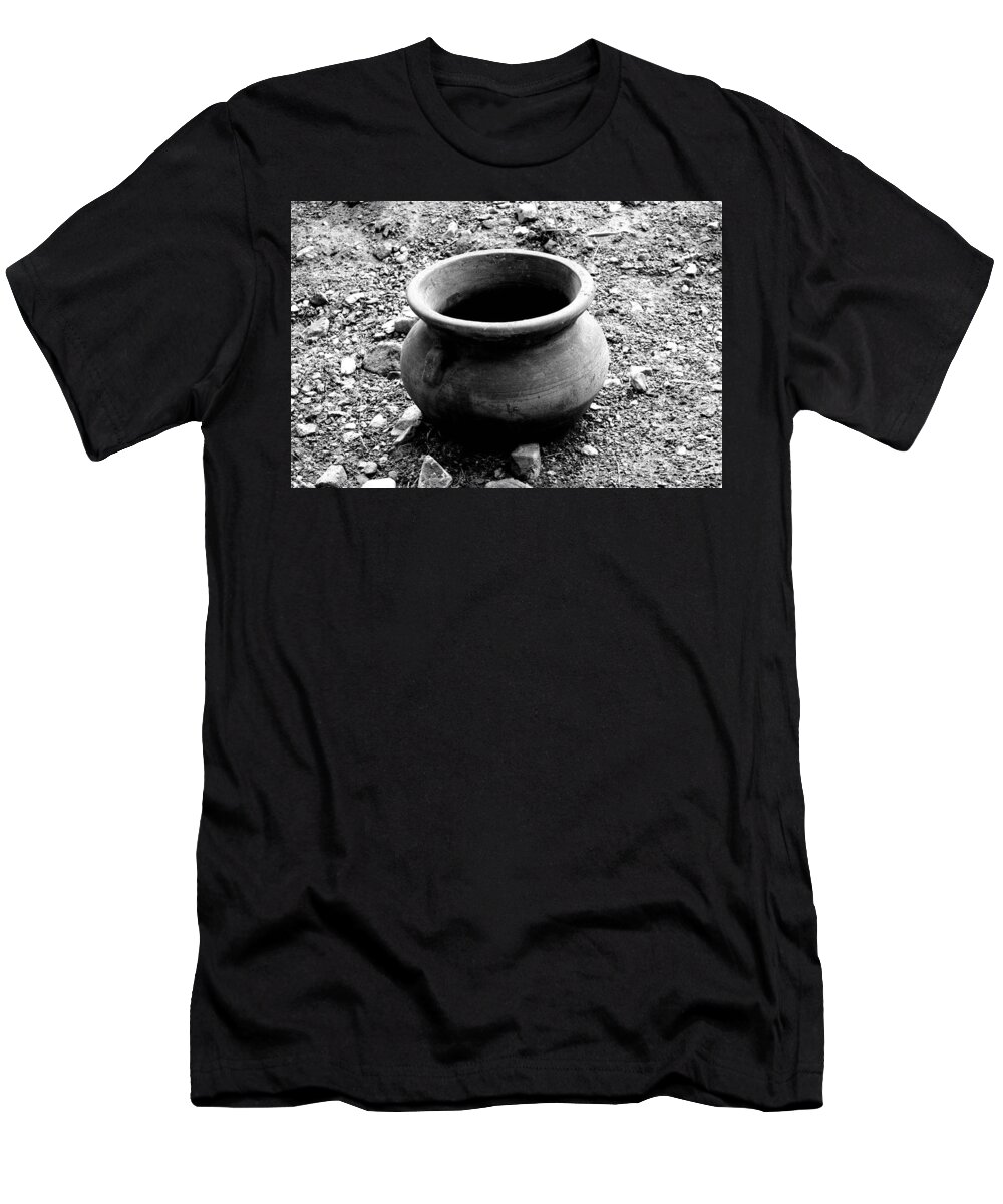 Black And White T-Shirt featuring the photograph Southwest Pottery In Black And White by Jeff Swan