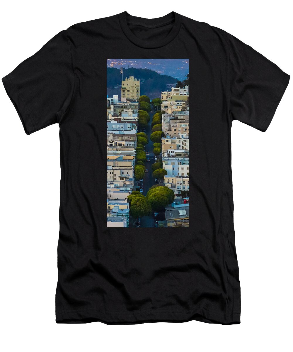 San Francisco T-Shirt featuring the photograph Summer Green on Lombard Street by Scott Campbell
