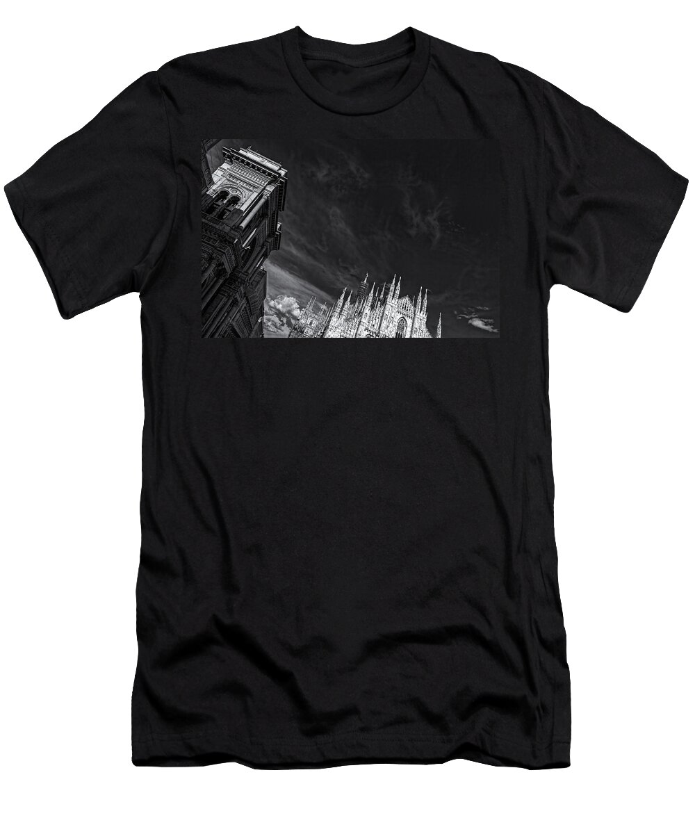 Silverefexpro T-Shirt featuring the photograph The sky over cathedral by Roberto Pagani