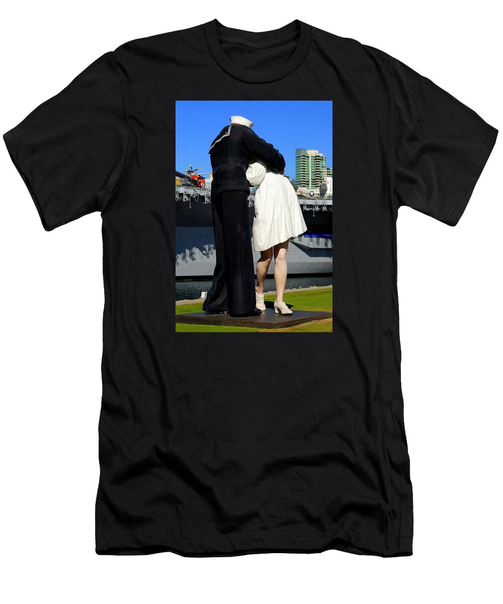 Statue T-Shirt featuring the photograph Unconditional Surrender Kiss by Caroline Stella