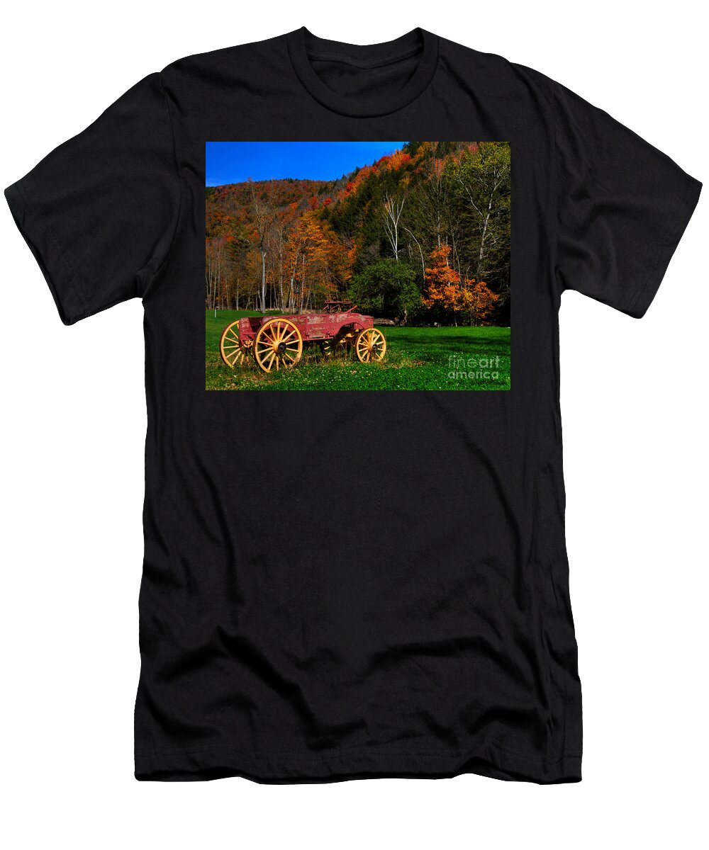 Wagon T-Shirt featuring the photograph Vermont Wagon by Sue Karski
