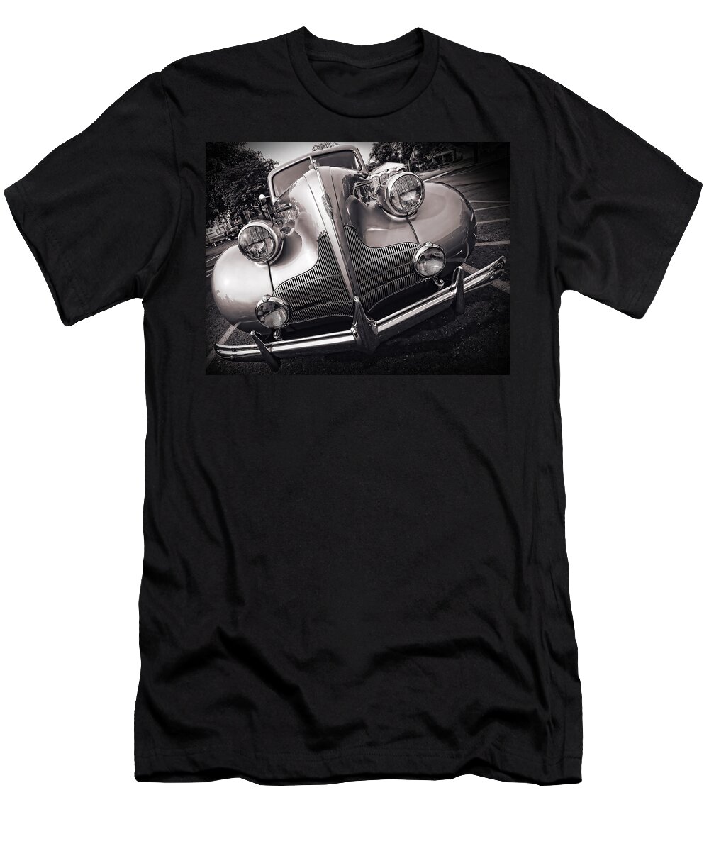 1939 T-Shirt featuring the photograph 1939 Buick Eight by Gordon Dean II
