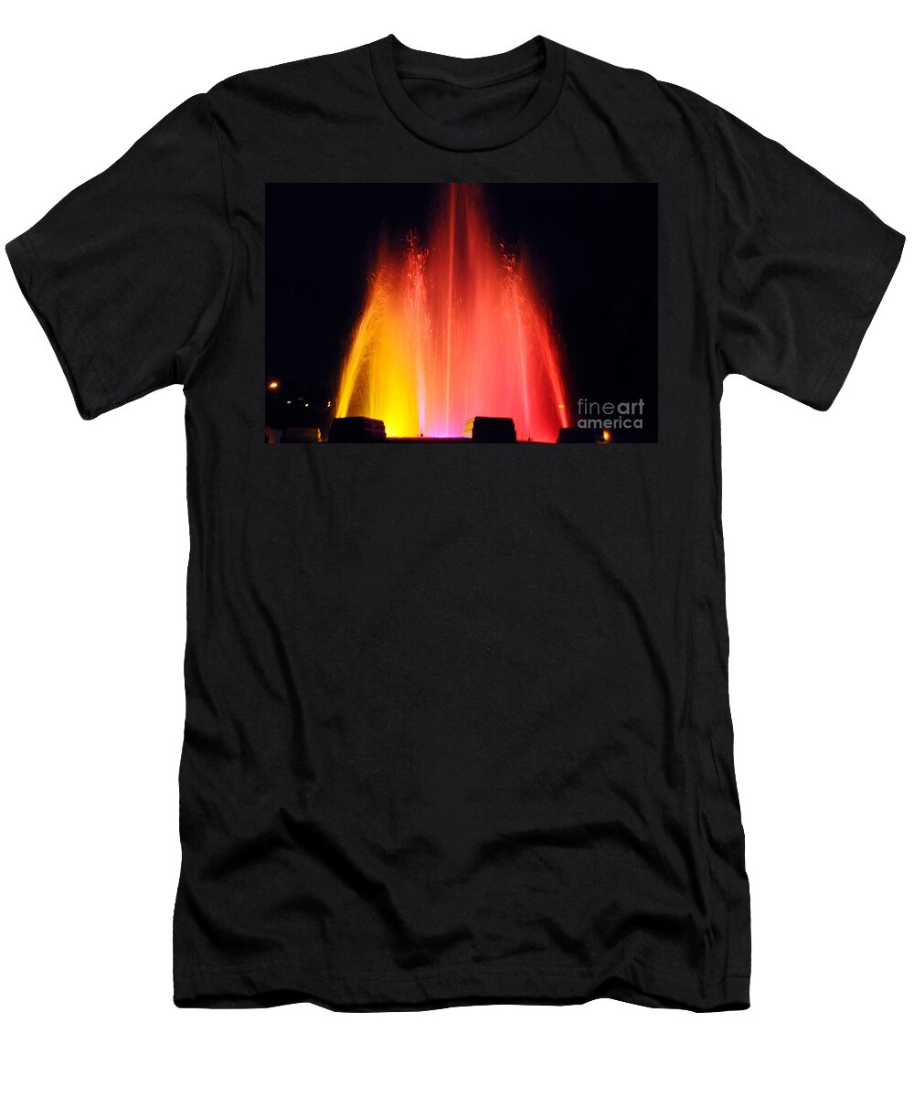 Clay T-Shirt featuring the photograph Mulholland Fountain by Clayton Bruster