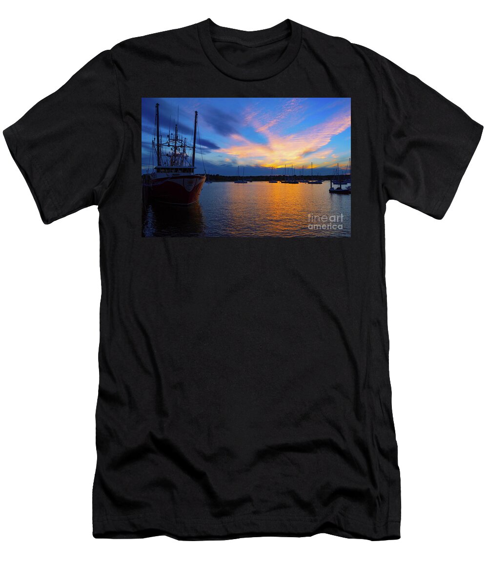 Atlantic T-Shirt featuring the photograph Day's End #1 by Joe Geraci