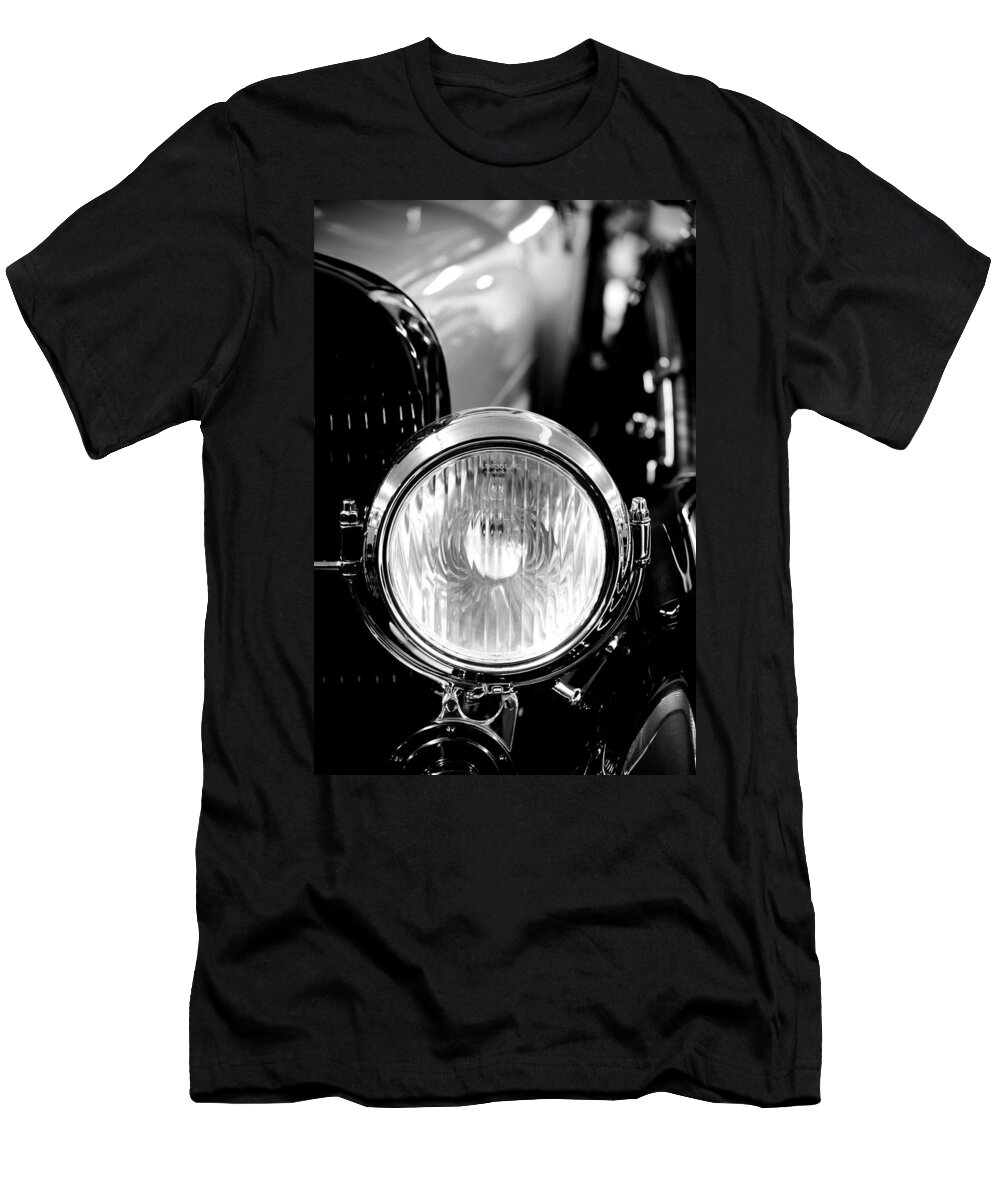 1925 Lincoln T-Shirt featuring the photograph 1925 Lincoln Town Car Headlight by Sebastian Musial