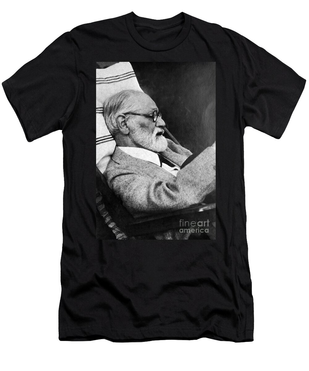 Science T-Shirt featuring the photograph Sigmund Freud, Father Of Psychoanalysis #2 by Science Source