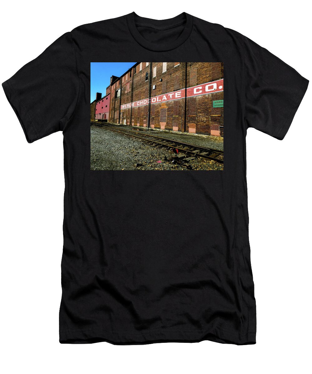 Wilbur Buds T-Shirt featuring the photograph An Iconic Past by Kathi Isserman