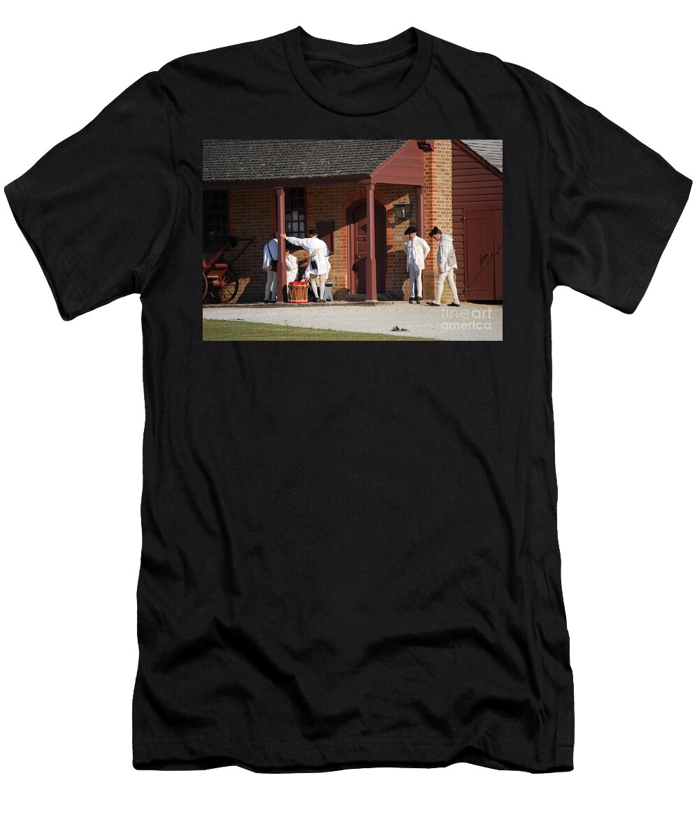 Williamsburg T-Shirt featuring the photograph Break time by Eric Liller