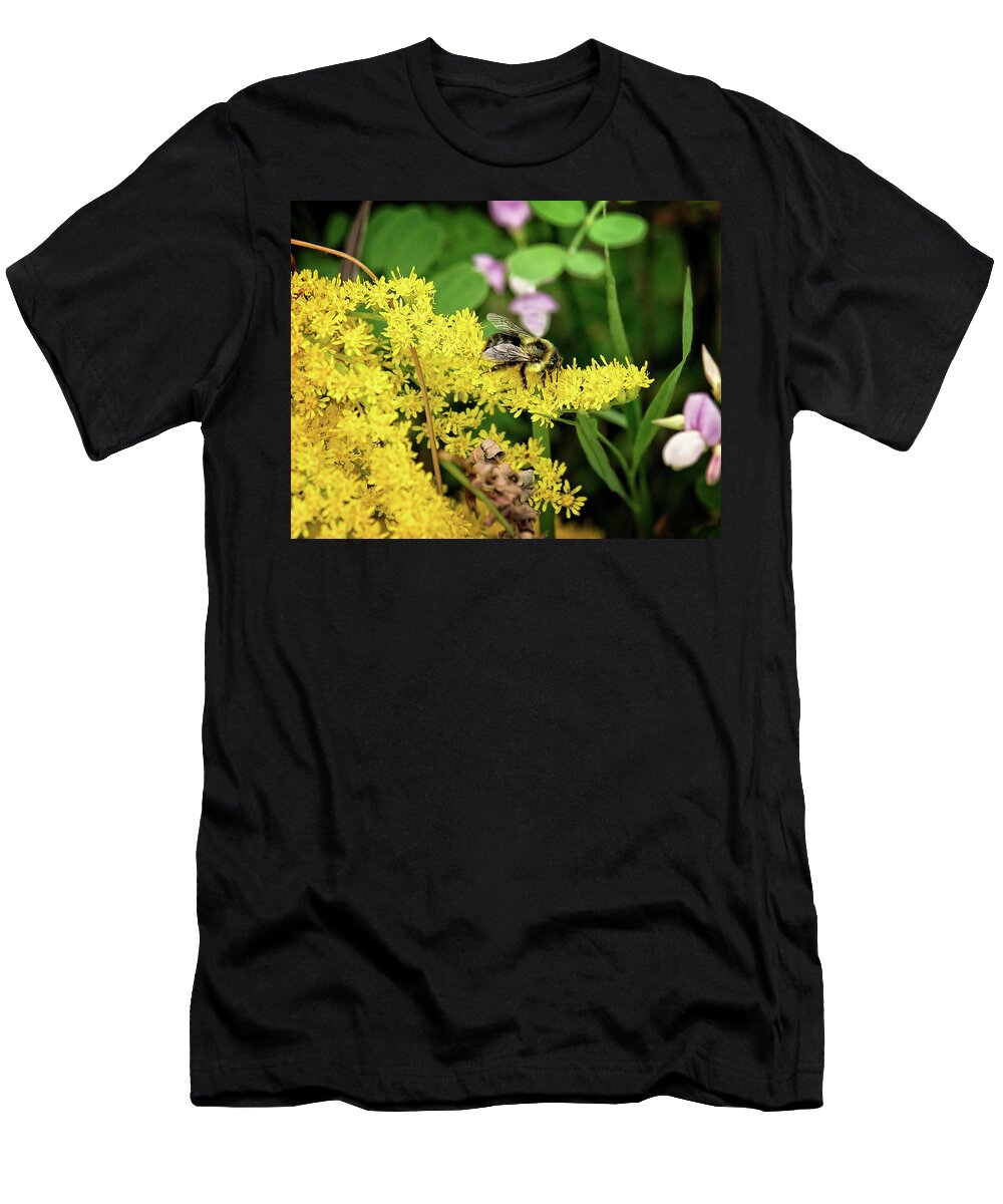 Bumble Bee Print T-Shirt featuring the photograph Busy as a Bee Print by Gwen Gibson