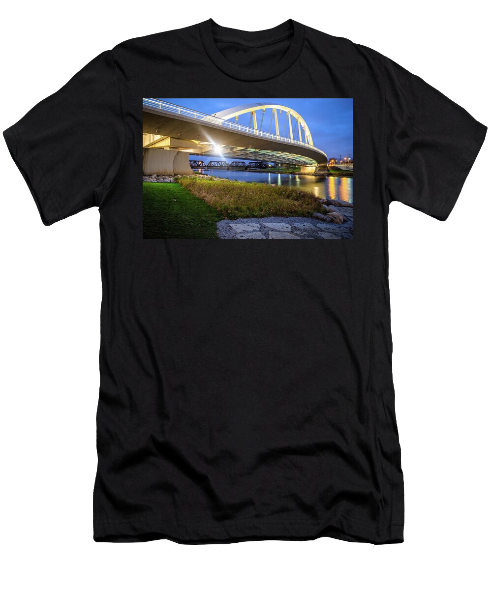 Columbus Ohio T-Shirt featuring the photograph Columbus Bridge - Main Street over Scioto River by Gregory Ballos