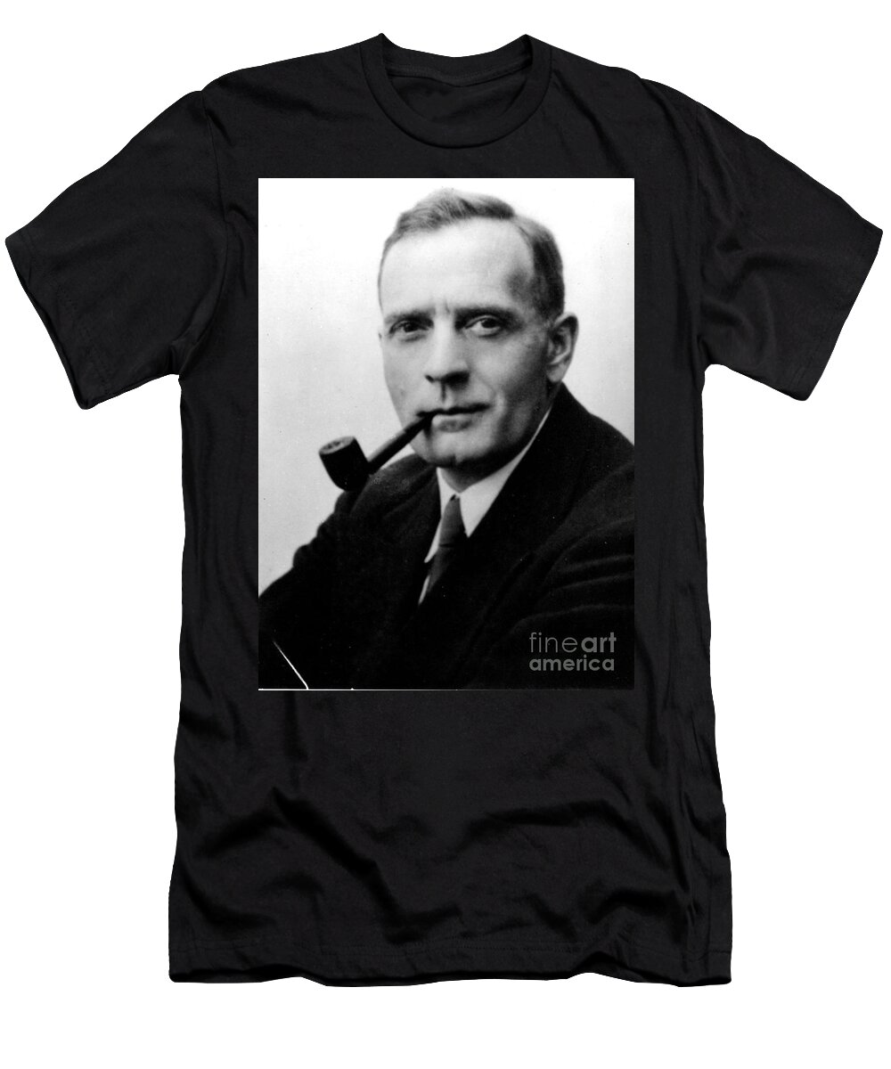 Science T-Shirt featuring the photograph Edwin Hubble by Science Source 