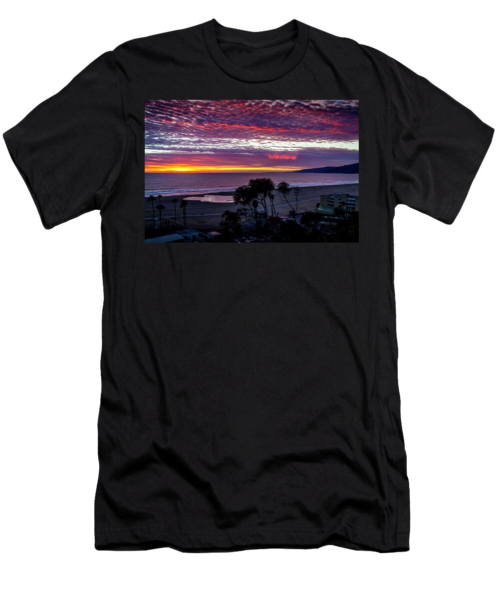Sunset T-Shirt featuring the photograph Fiery Red Sky With Virga by Gene Parks