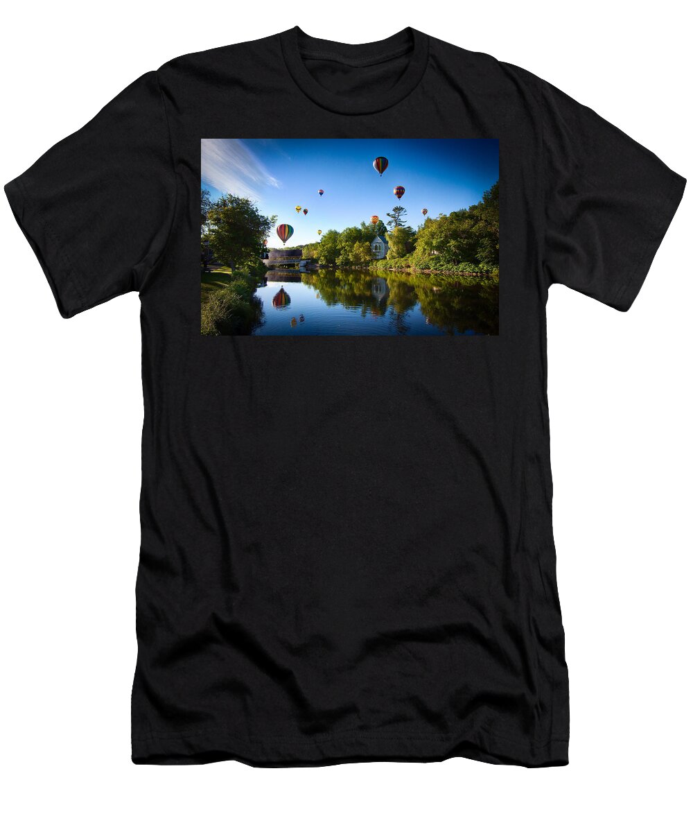 Quechee Covered Bridge T-Shirt featuring the photograph Hot Air balloons in Quechee by Jeff Folger