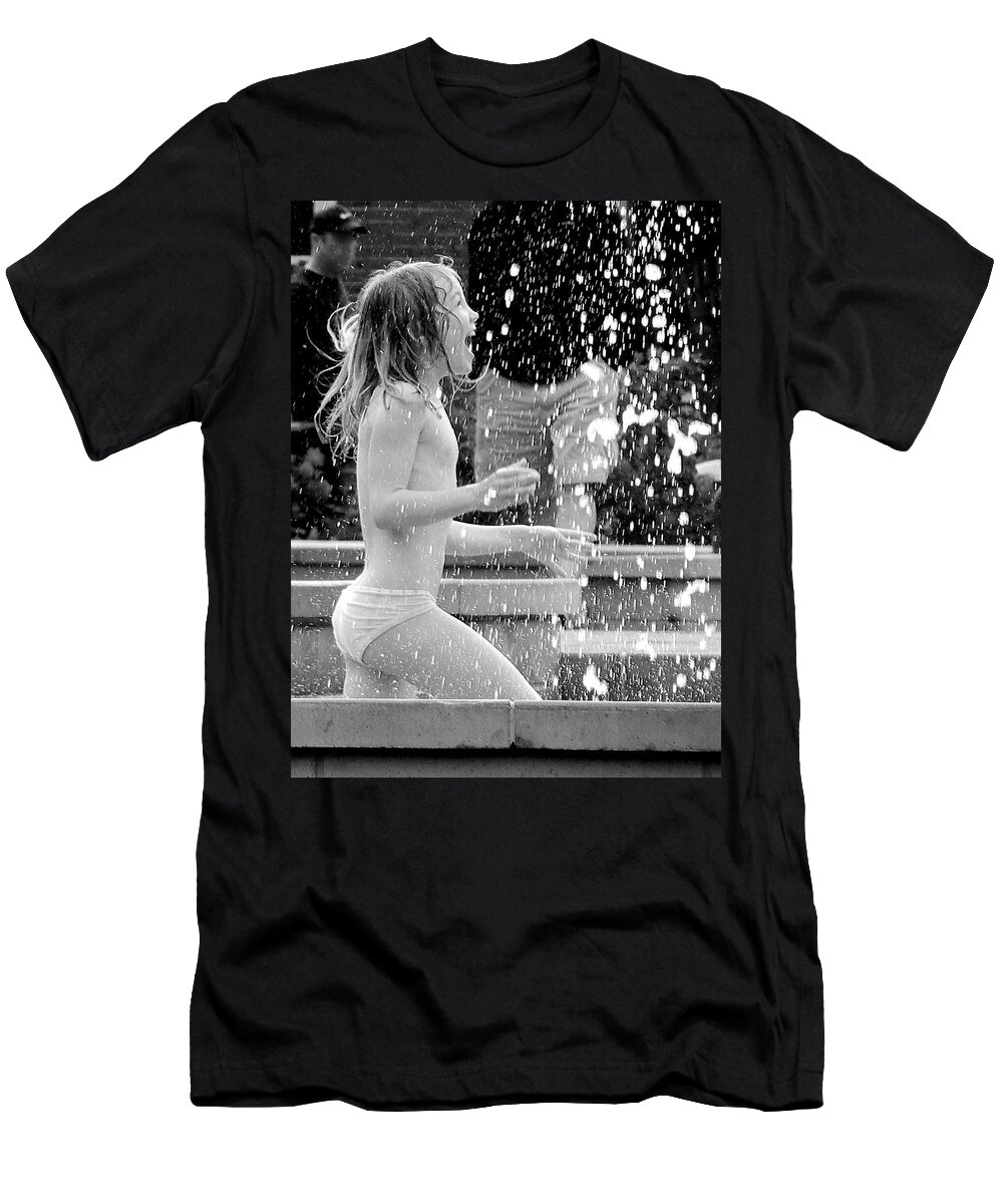 Joy T-Shirt featuring the photograph Screaming for Joy by Vincent Green