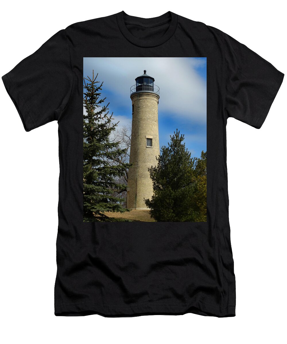 1866 T-Shirt featuring the photograph Kenosha Southpoint Lighthouse by David T Wilkinson