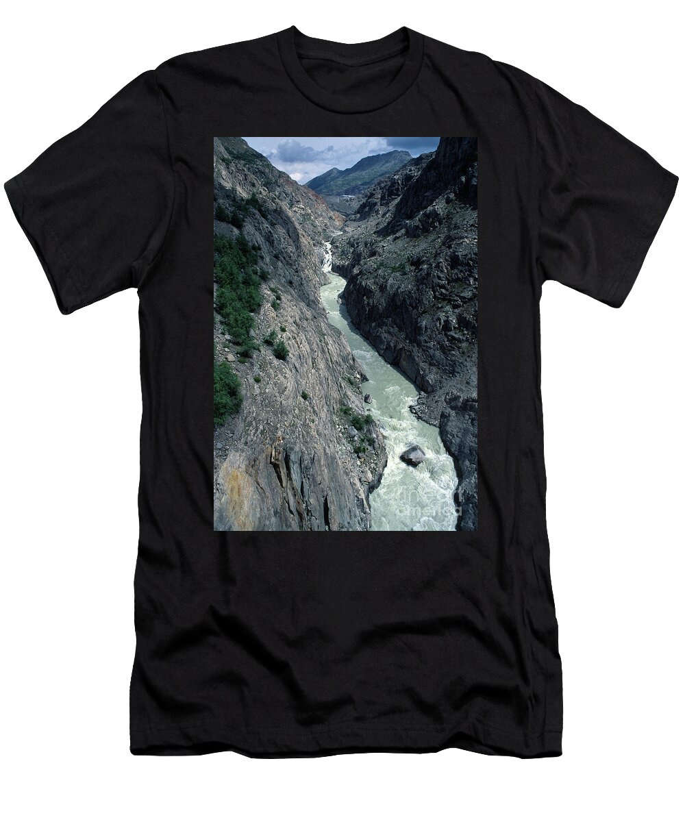 Massa T-Shirt featuring the photograph Massaschlucht by Riccardo Mottola