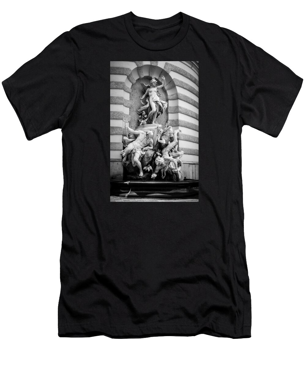 Fountain T-Shirt featuring the photograph Mastery of the Sea - Vienna B W by Pamela Newcomb