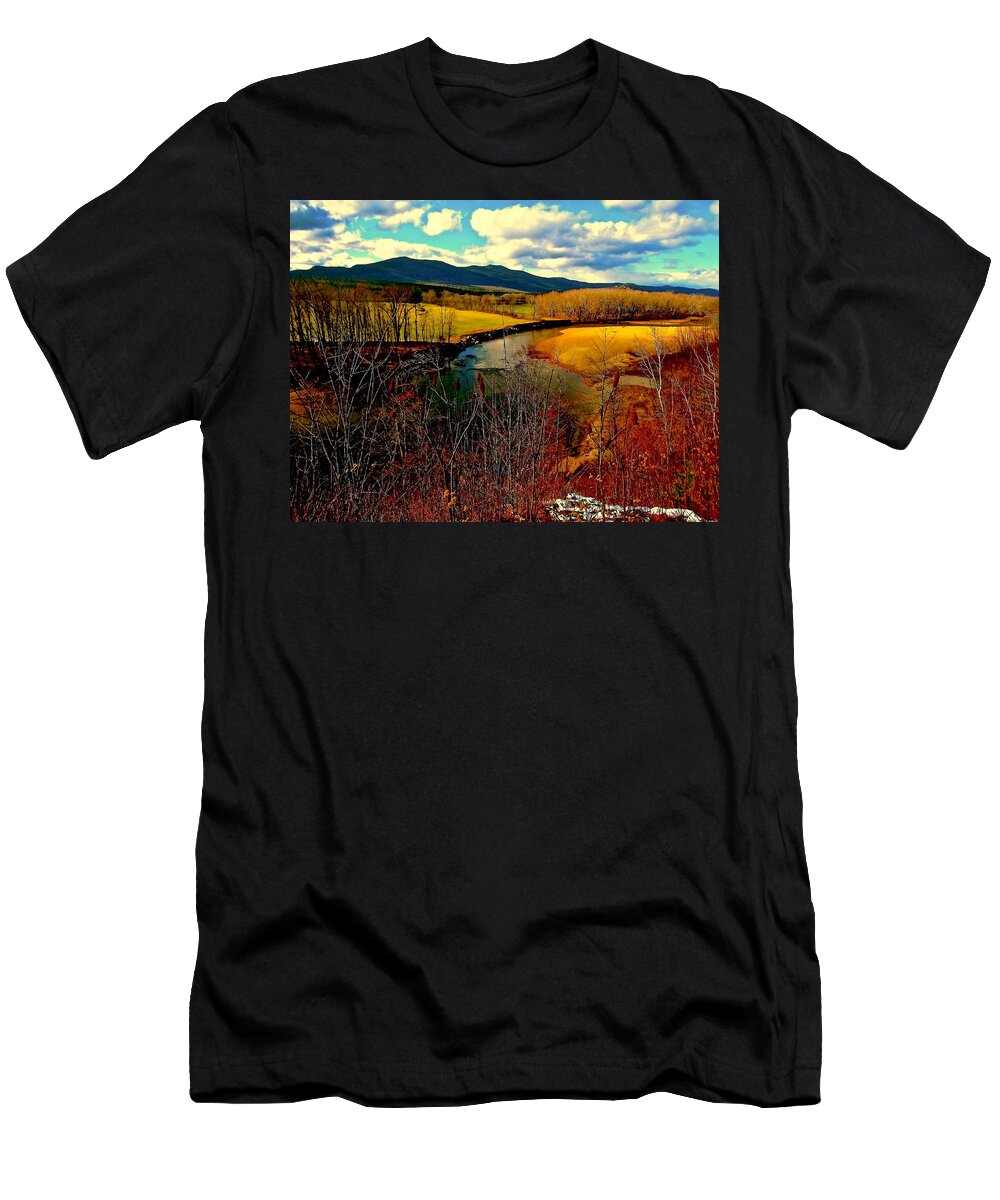  T-Shirt featuring the photograph Mount Washington Valley 2 by Elizabeth Tillar
