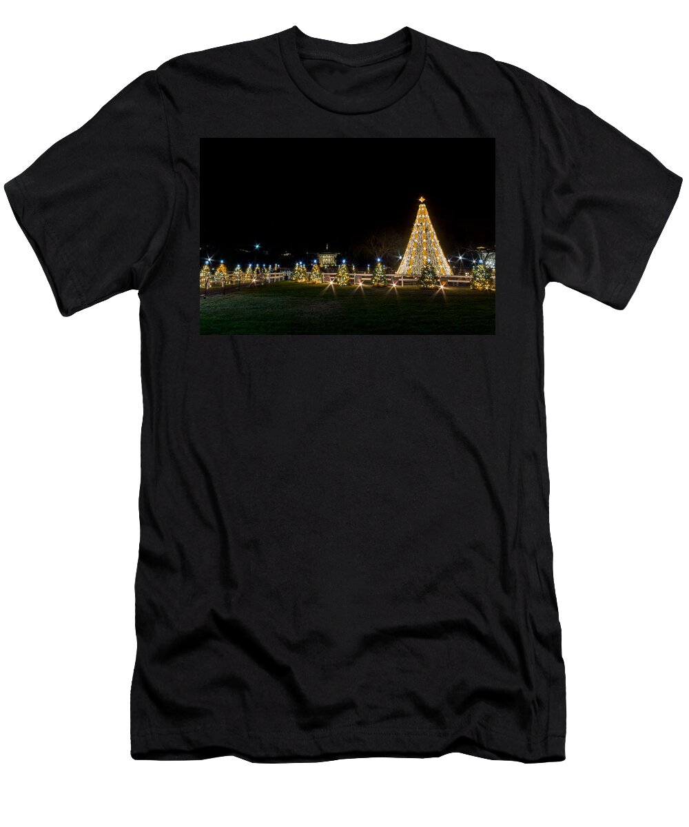 1dx T-Shirt featuring the photograph National Christmas Tree by SR Green