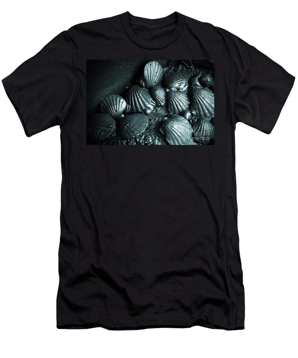 Animals T-Shirt featuring the photograph Oil Spill by Carlos Caetano