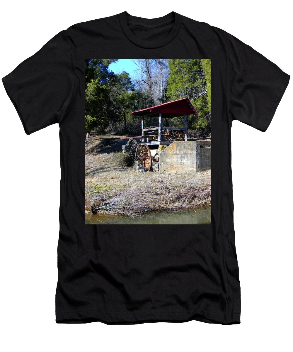 Mill T-Shirt featuring the photograph Old Mill of Guilford Pumphouse by Sandi OReilly