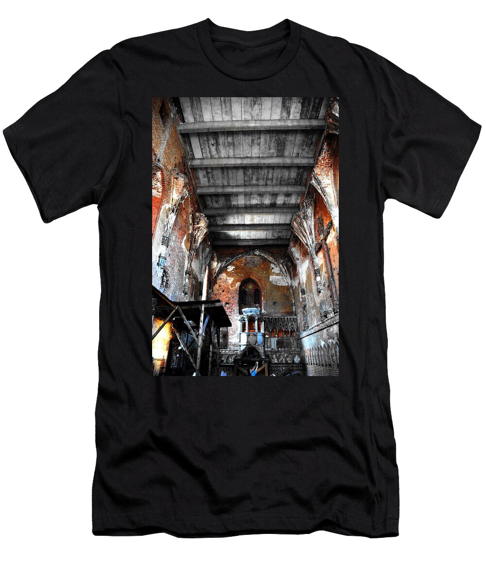 Poland T-Shirt featuring the photograph Poland - Malbork Castle - Church of the Virgin Mary by Jacqueline M Lewis