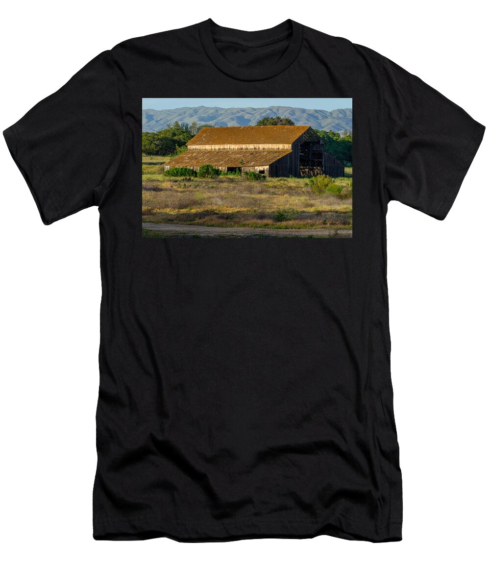 Old Barn T-Shirt featuring the photograph River Road Barn by Derek Dean