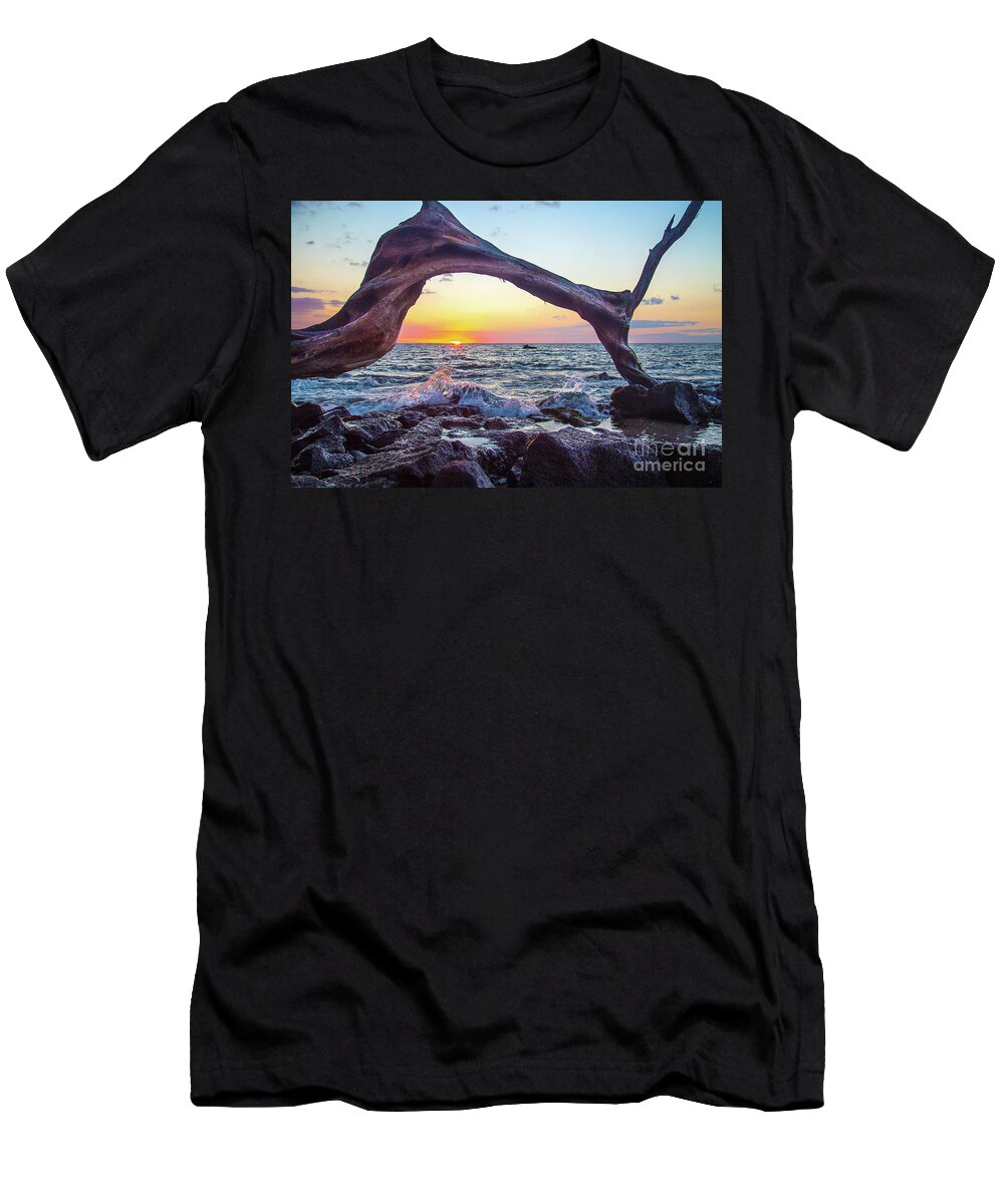 Hawaii T-Shirt featuring the photograph Splash by Linda Arnado