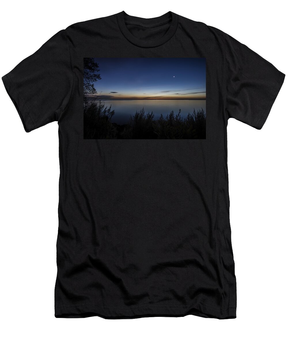Illinois T-Shirt featuring the photograph Steelworkers Park view at dawn by Sven Brogren