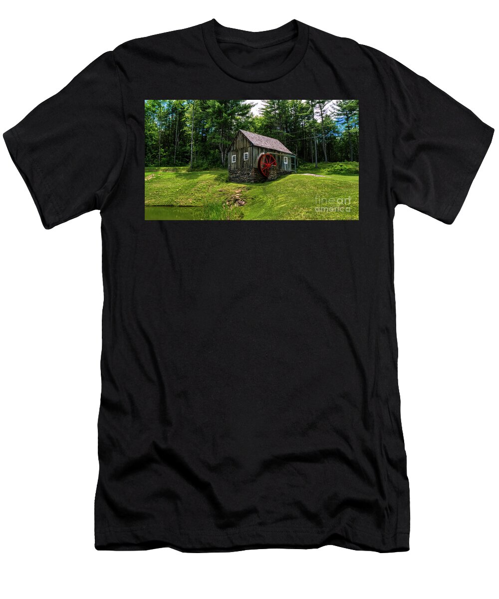 Vermont T-Shirt featuring the photograph Vermont Country Store by Scenic Vermont Photography