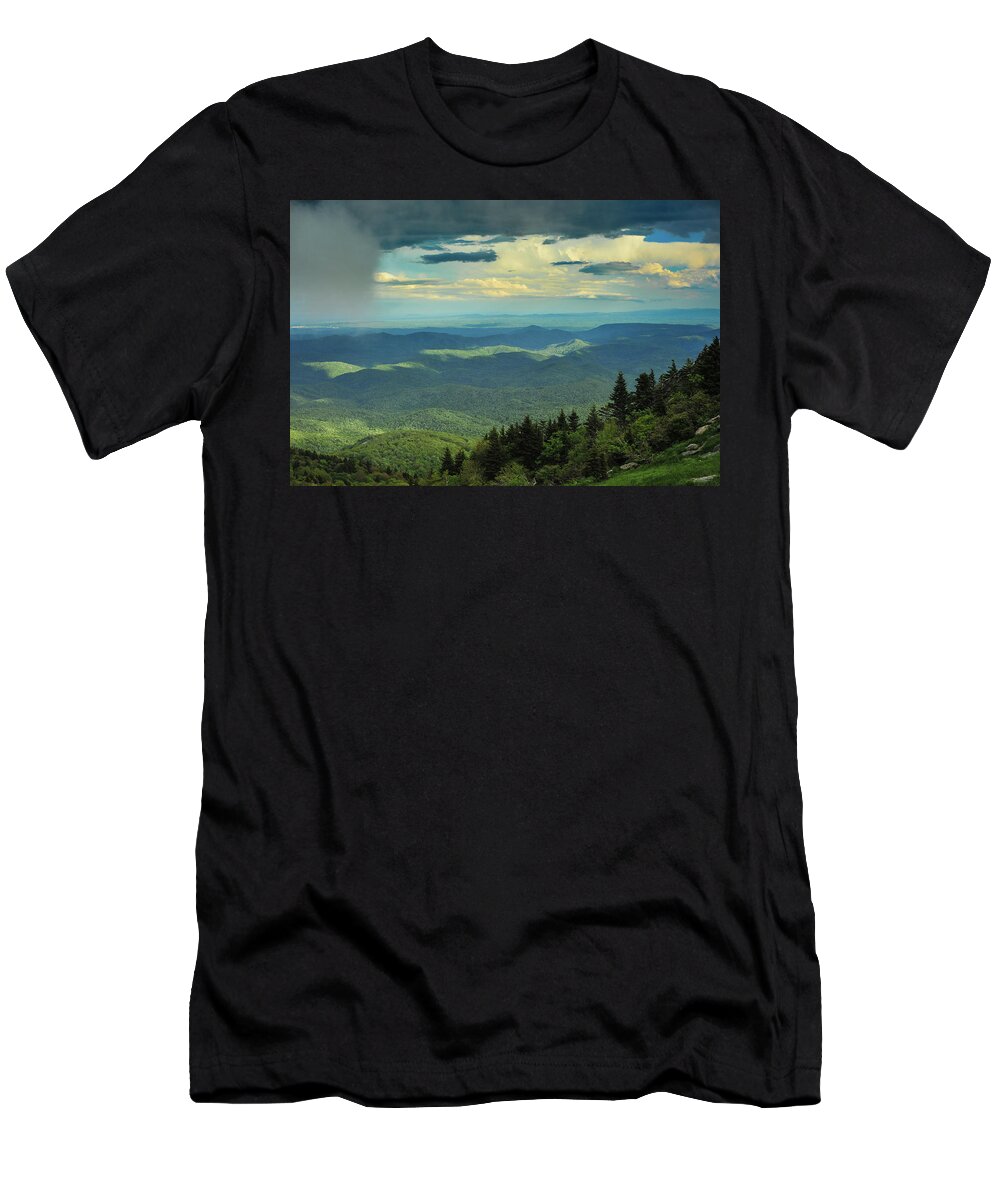 Grandfather Mountain T-Shirt featuring the photograph Looking Over the Valley #1 by Joye Ardyn Durham