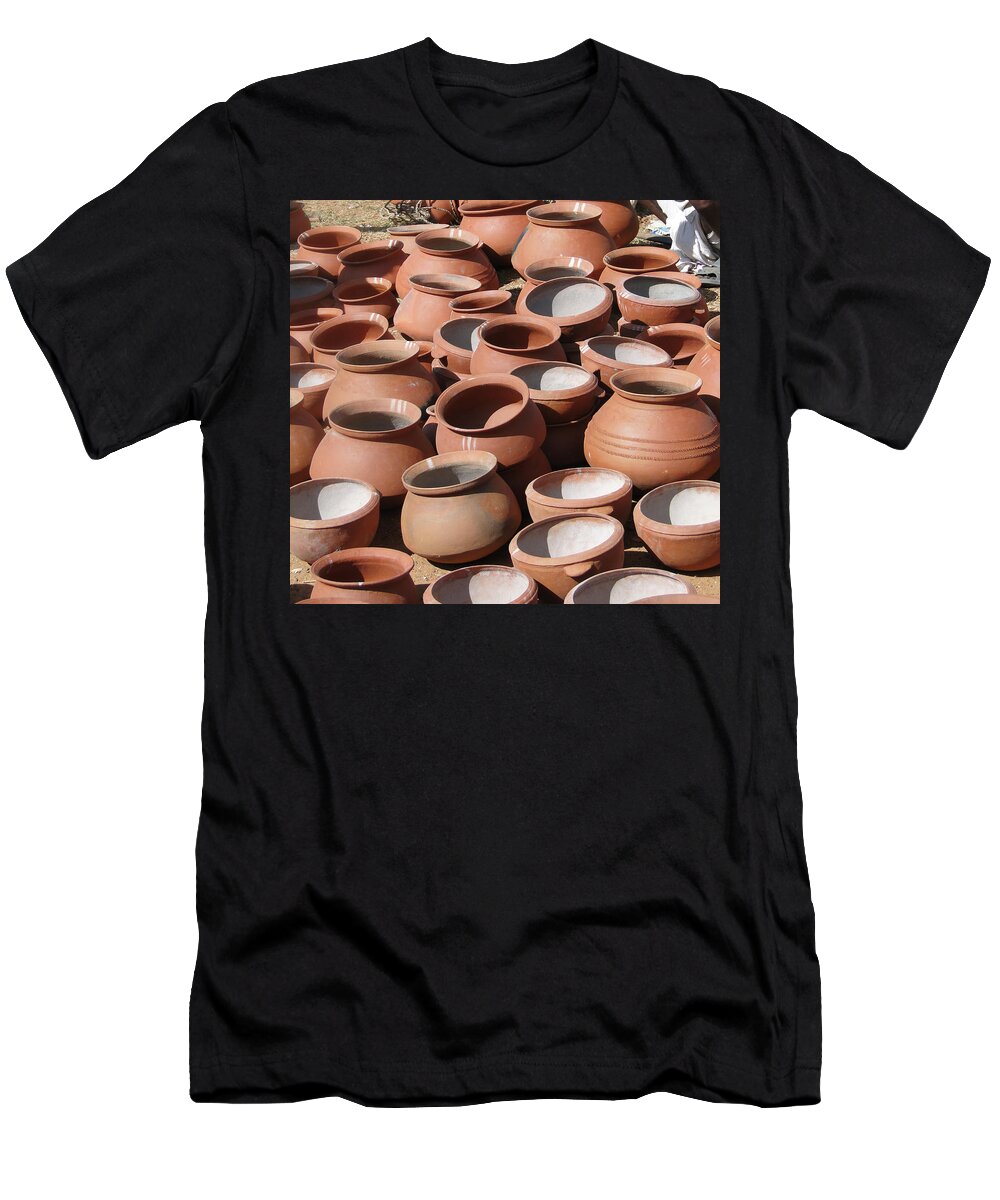 India T-Shirt featuring the photograph Clay pots for sale in Chatikona by Steve Estvanik