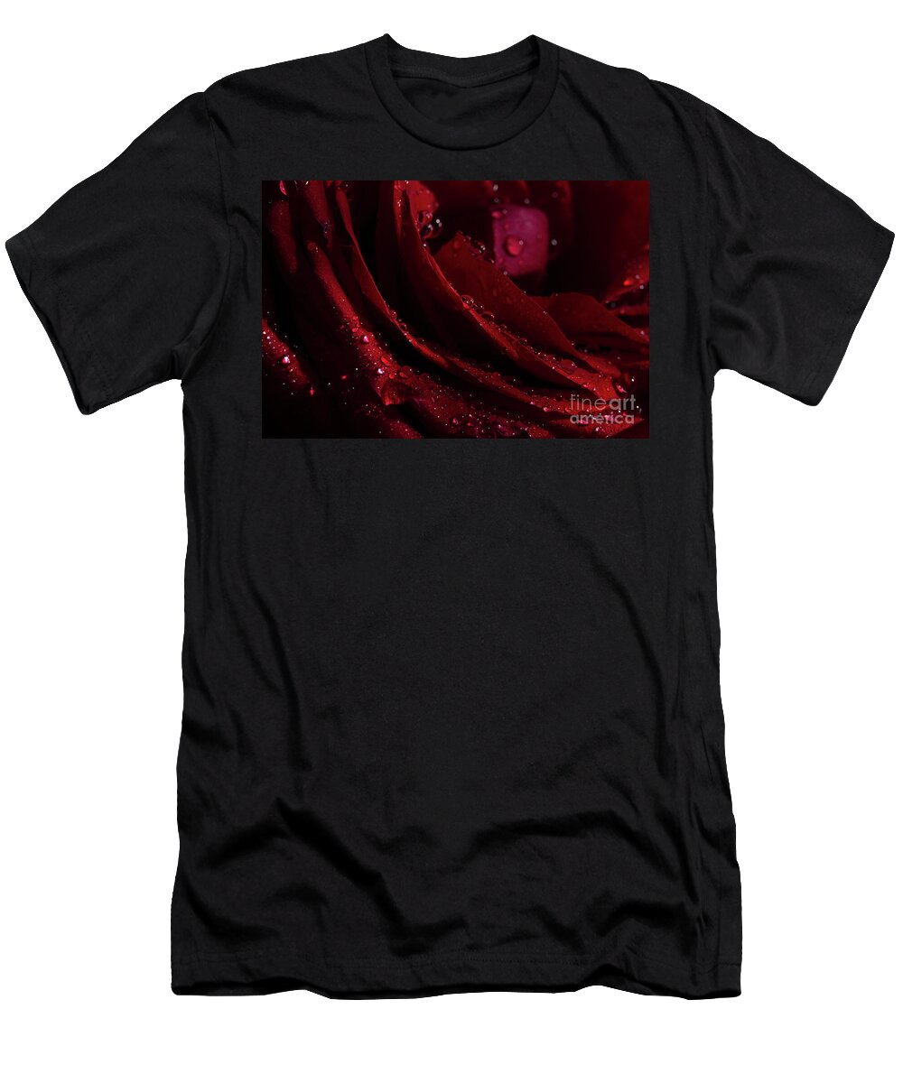Rose T-Shirt featuring the photograph Droplets On The Edge by Mike Eingle