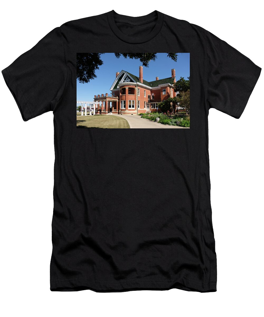 Mansion T-Shirt featuring the photograph Thistle Hill by Ricardo J Ruiz de Porras