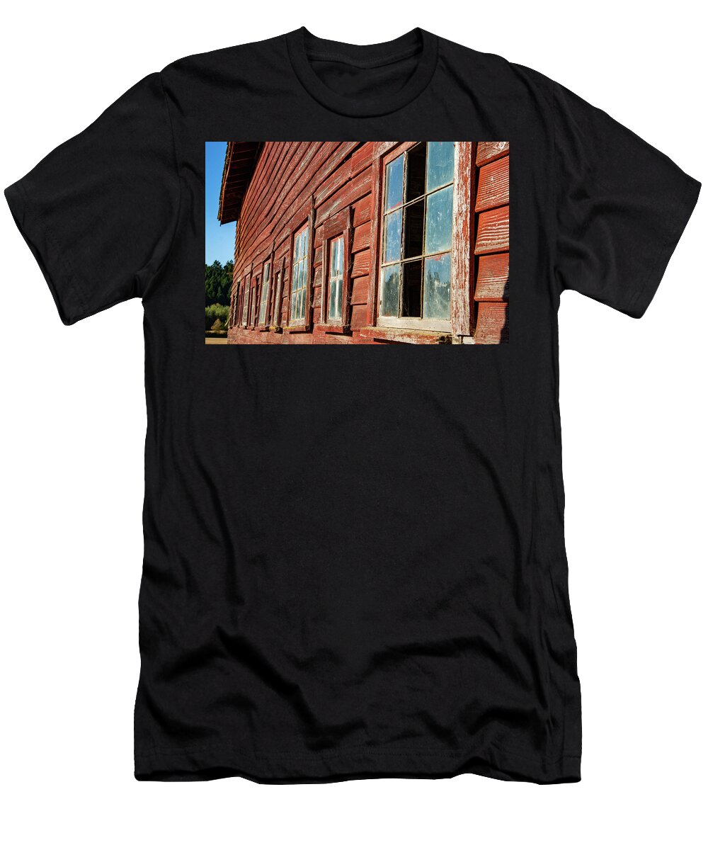 Rust T-Shirt featuring the photograph Remembering a Century Old Red Barn by Leslie Struxness