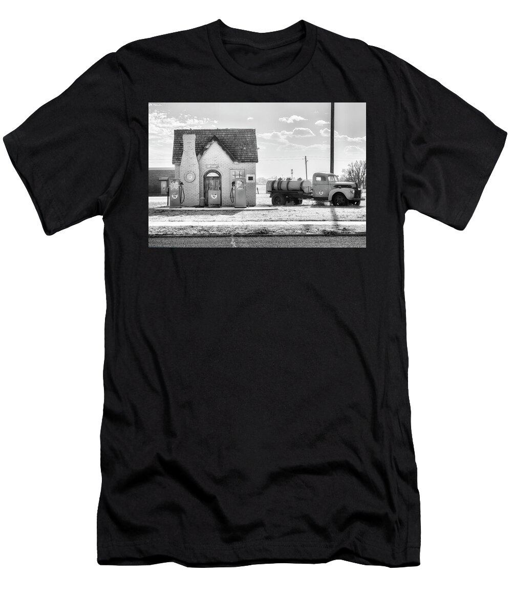 Phillips 66 T-Shirt featuring the photograph Phillips 66 - McLean Texas - Route 66 by Susan Rissi Tregoning