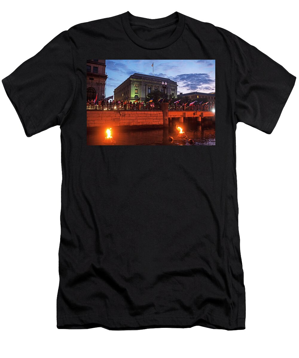 Providence T-Shirt featuring the photograph Providence RI Waterfire Celebration Court House by Toby McGuire