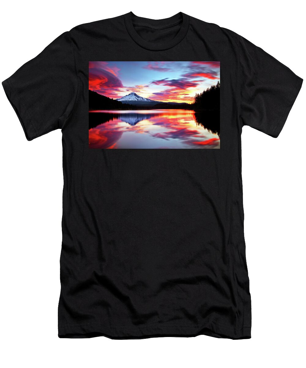 Mount Hood T-Shirt featuring the photograph Sunrise on the Lake by Darren White
