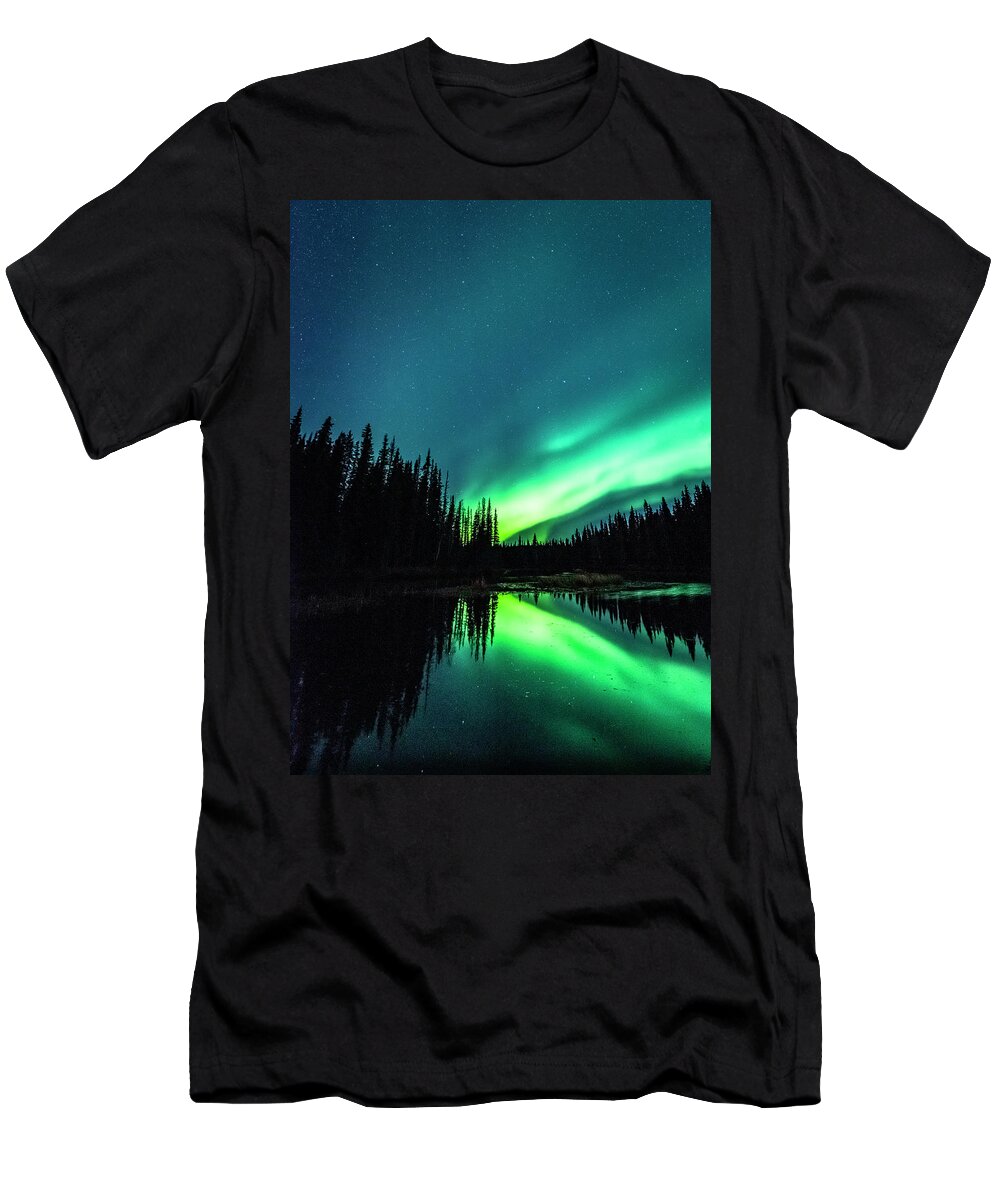 Green T-Shirt featuring the photograph The Northern Lights over Alaska by David Morefield