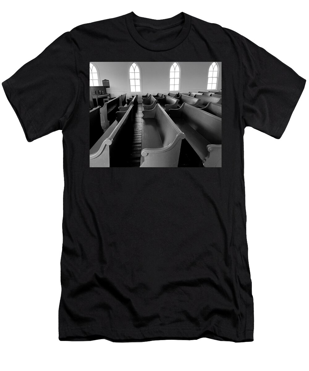 Rockford T-Shirt featuring the photograph The Spirit Awaits BW by Lee Darnell