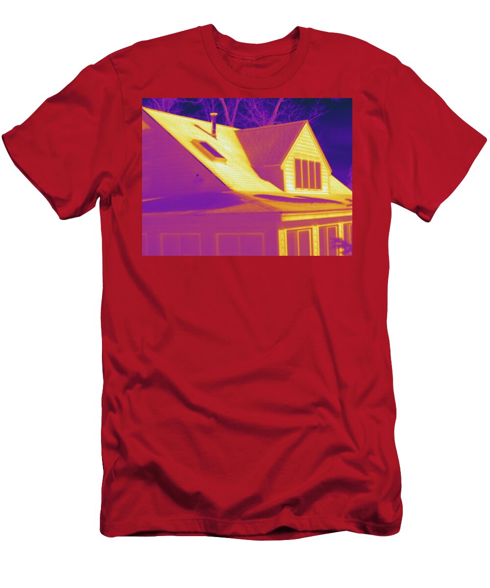Thermography T-Shirt featuring the photograph House On A Winter Day, Thermogram by Science Stock Photography