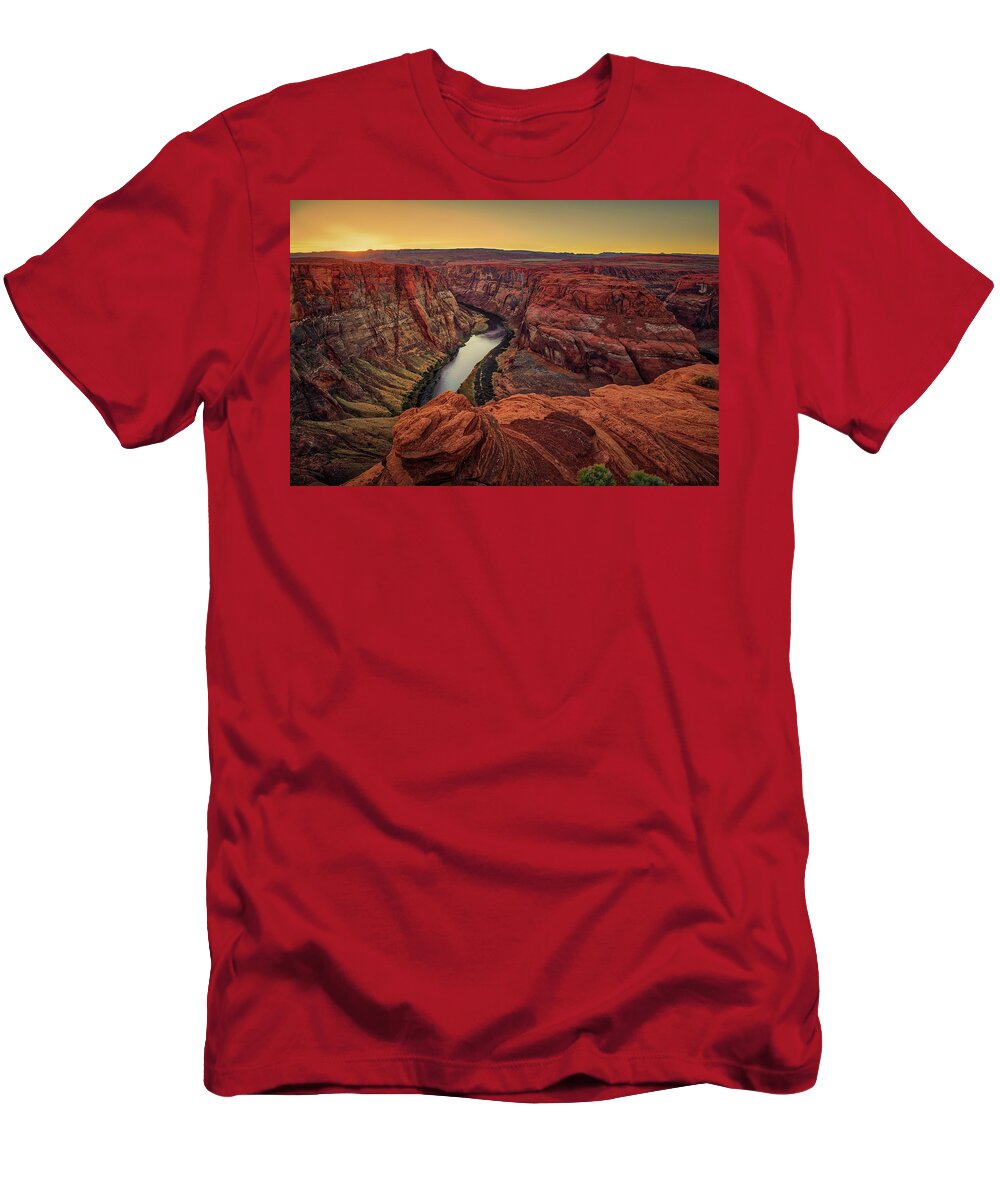 Arizona T-Shirt featuring the photograph Horseshoe Band #2 by Peter Lakomy